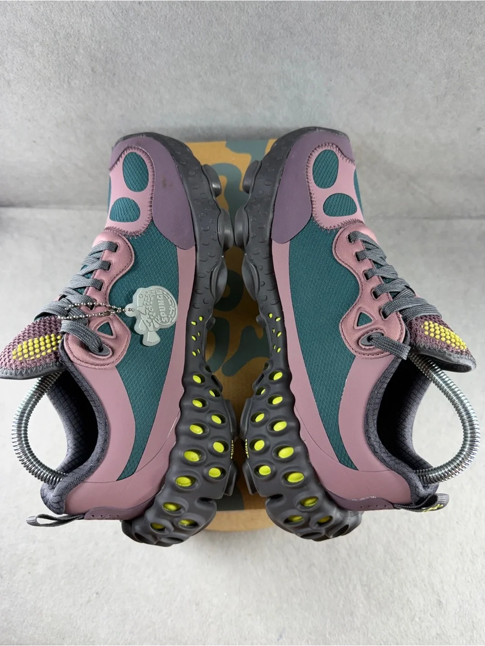 SPUNGE Osmosis Salehe Bembury Slaw Purple Green Yellow VSP25001 Size US M8
